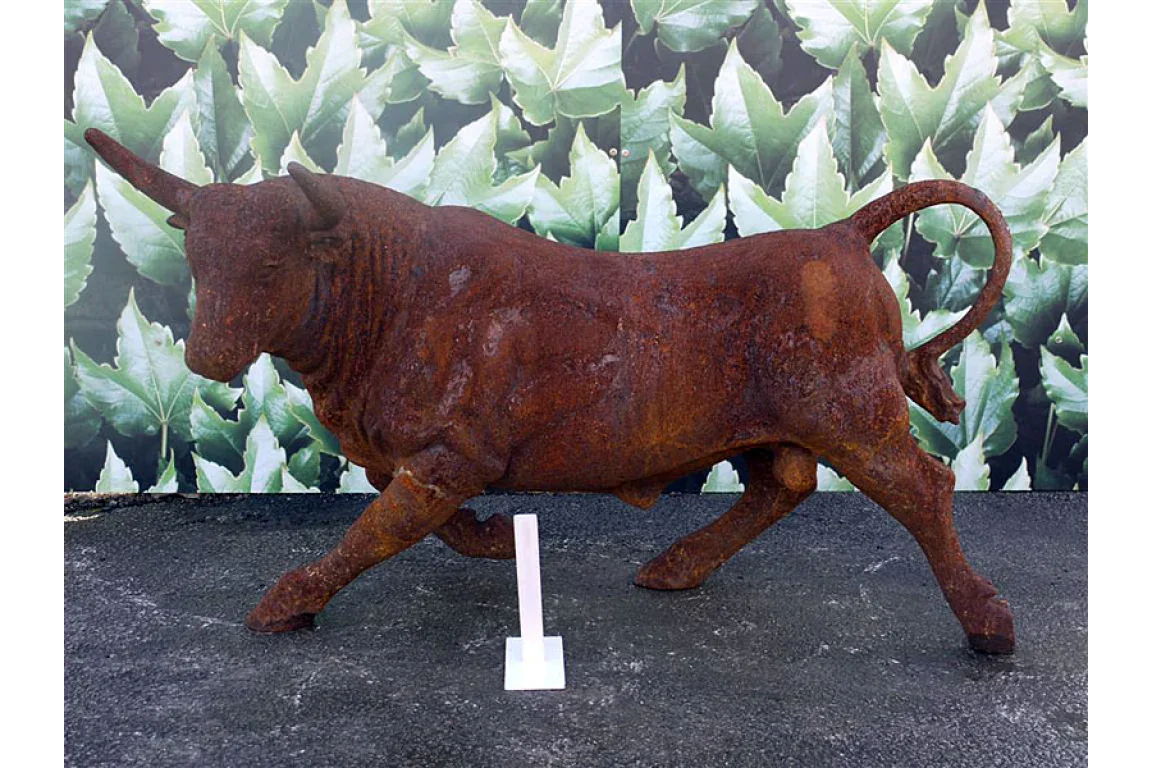 Rusty Bull - 1030