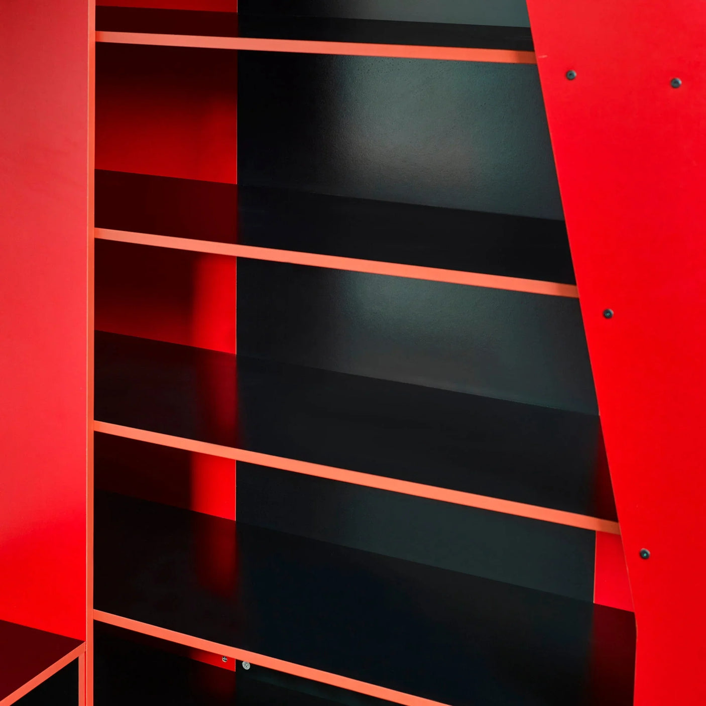 Eagle Gaming Highsleeper - Black and Red - EAG001