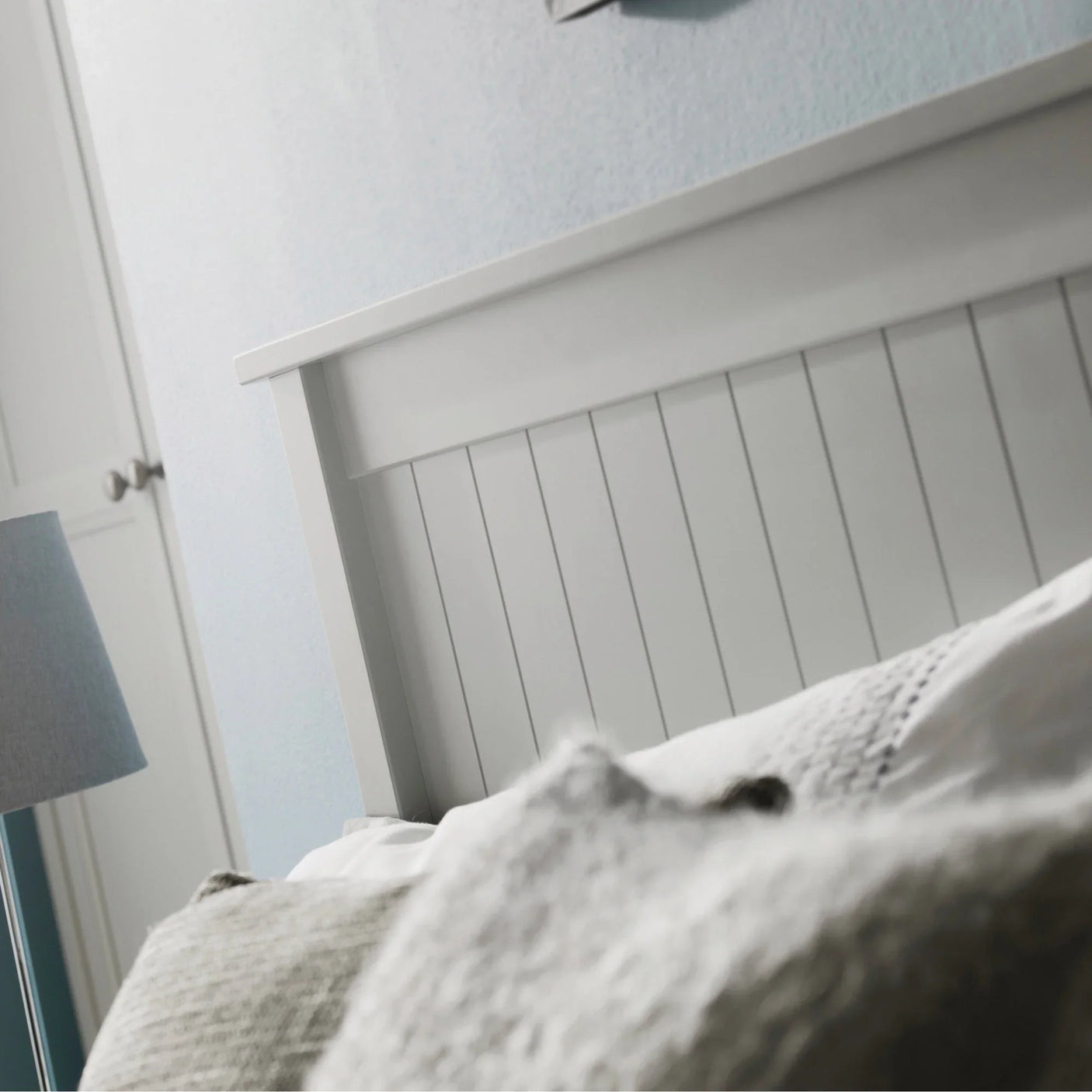 Maine Bed - White / Double - MAI109